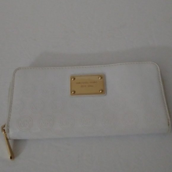 Michael Kors Women's Embossed Monogram White Wallet - Picture 8 of 14